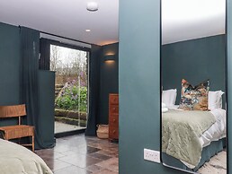 3 Caddaford Barns