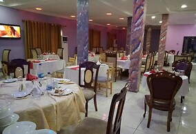 De-Lasmall Hotel and Resort Ltd