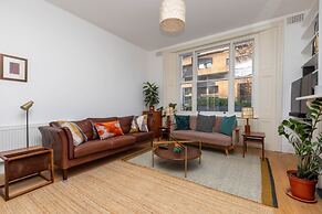 Spacious 2BD Flat By Regents Park & Camden Town!