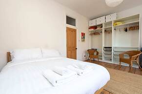 Spacious 2BD Flat By Regents Park & Camden Town!