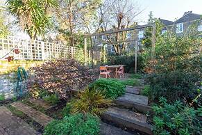 Spacious 2BD Flat By Regents Park & Camden Town!