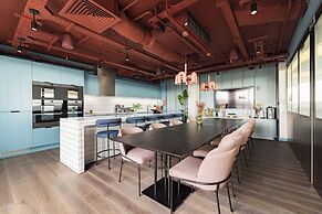 Leeds Centre by Charles Hope