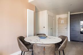 Leeds Centre by Charles Hope