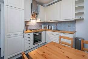 Ground Floor Apartment - Private Garden