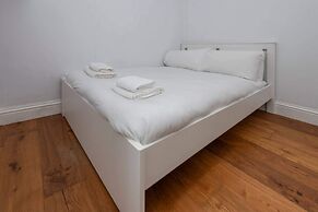 Ground Floor Apartment - Private Garden