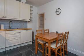 Ground Floor Apartment - Private Garden