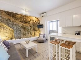 Baybees Sea View Residence