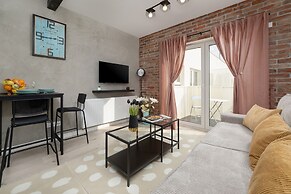 Modern Studio With Balcony by Renters