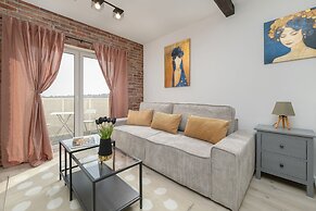 Modern Studio With Balcony by Renters