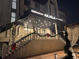 WEST INN Akjola Hotel