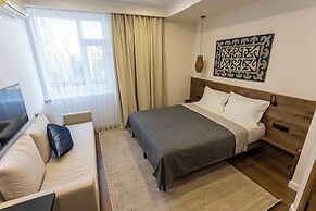 WEST INN Akjola Hotel