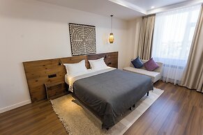 WEST INN Akjola Hotel