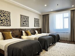 WEST INN Akjola Hotel
