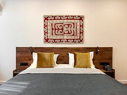 WEST INN Akjola Hotel
