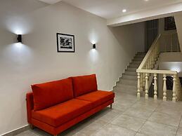 WEST INN Akjola Hotel