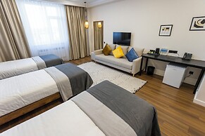 WEST INN Akjola Hotel