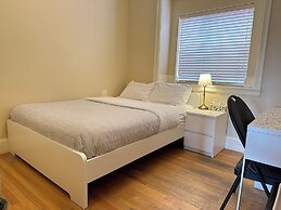Vancouver Metrotown Modern Guest House