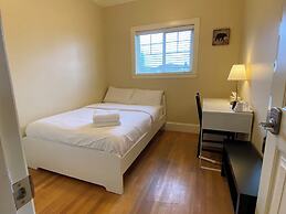Vancouver Metrotown Modern Guest House