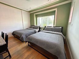 Vancouver Metrotown Modern Guest House