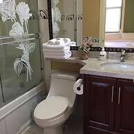 Vancouver Metrotown Modern Guest House