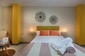 Molucano Themed Rooms