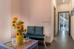 Molucano Themed Rooms