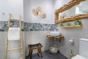 Molucano Themed Rooms