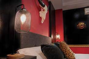 Molucano Themed Rooms