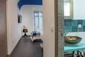 Molucano Themed Rooms