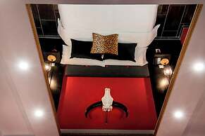 Molucano Themed Rooms