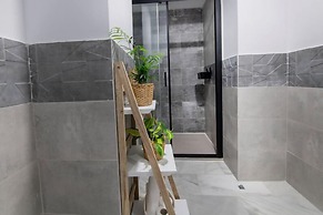 Molucano Themed Rooms