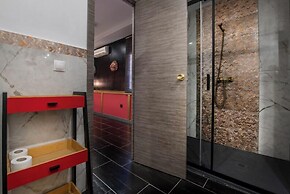 Molucano Themed Rooms