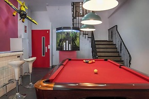 Molucano Themed Rooms