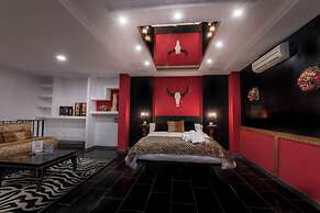 Molucano Themed Rooms