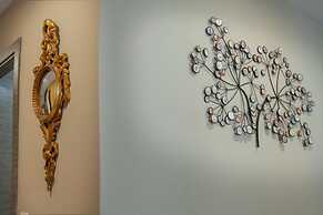 Molucano Themed Rooms