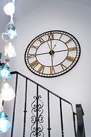 Molucano Themed Rooms