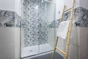 Molucano Themed Rooms