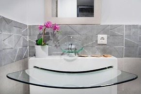 Molucano Themed Rooms