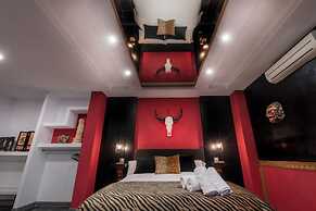 Molucano Themed Rooms