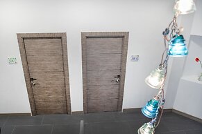 Molucano Themed Rooms