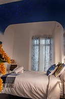 Molucano Themed Rooms