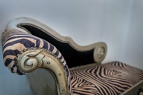 Molucano Themed Rooms