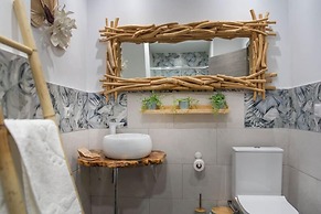 Molucano Themed Rooms