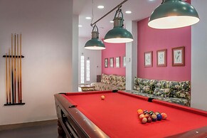 Molucano Themed Rooms