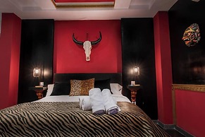 Molucano Themed Rooms