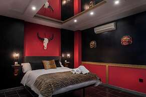 Molucano Themed Rooms