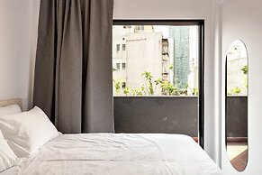 Tabas by Blueground Magdalena Laura