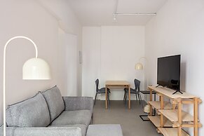 Tabas by Blueground Magdalena Laura