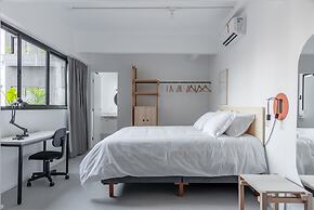 Tabas by Blueground Magdalena Laura