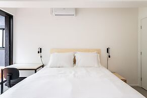 Tabas by Blueground Magdalena Laura